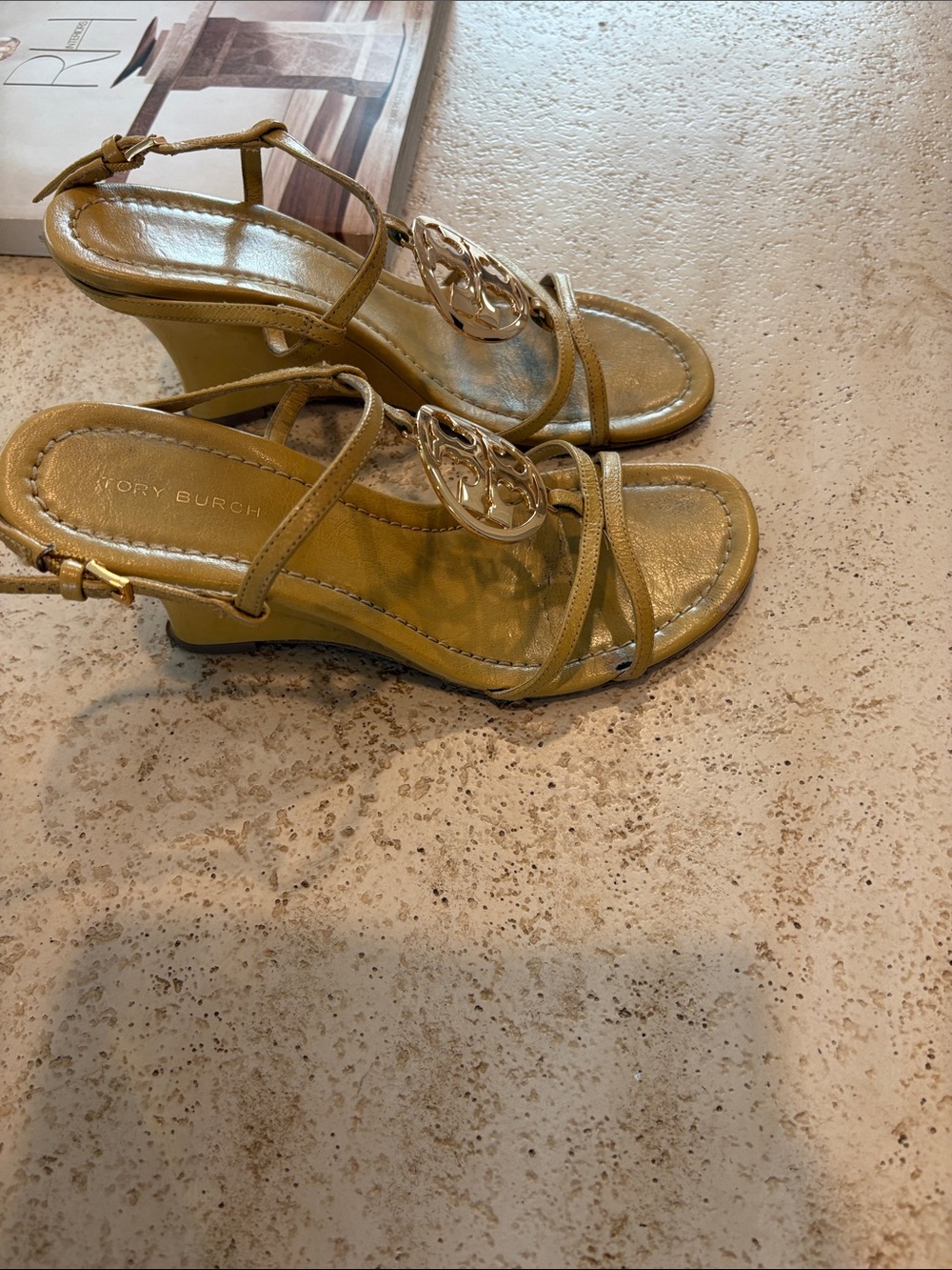 Tory Burch -Yellow -wedge -Gold Logo -strappy Sandals - Picture 2 of 4